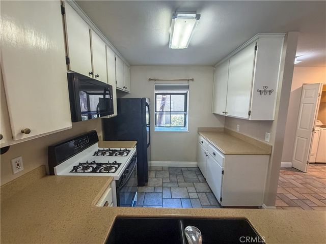 700 E Lake 67, Orange, CA 92866