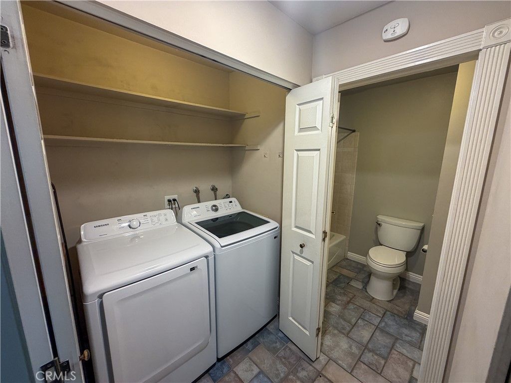 Image 20 of property listing at 700 E Lake 67, Orange, CA 92866