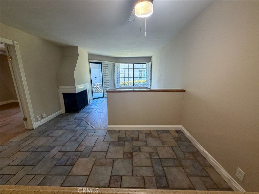 Image 7 of property listing at 700 E Lake 67, Orange, CA 92866
