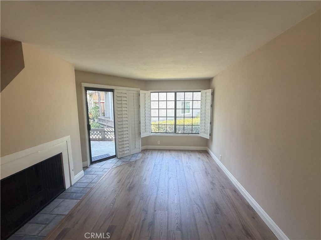 Image 9 of property listing at 700 E Lake 67, Orange, CA 92866