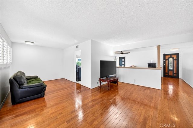 9332 Nancy, Cypress, CA 90630