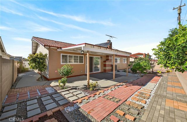 9332 Nancy, Cypress, CA 90630