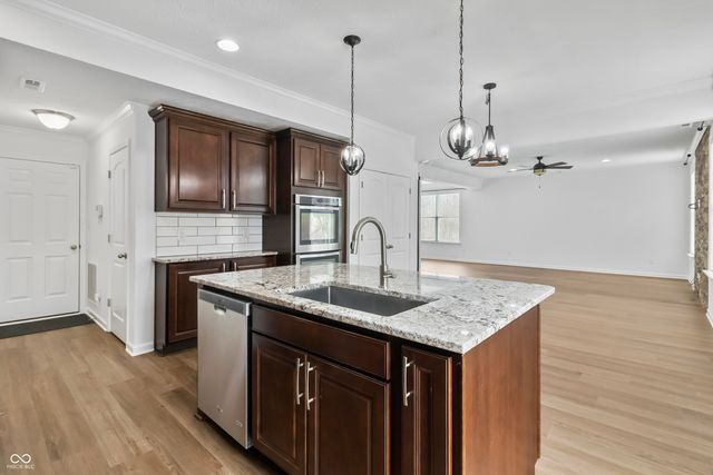 4303 Nottinghill Drive, Avon, IN 46123