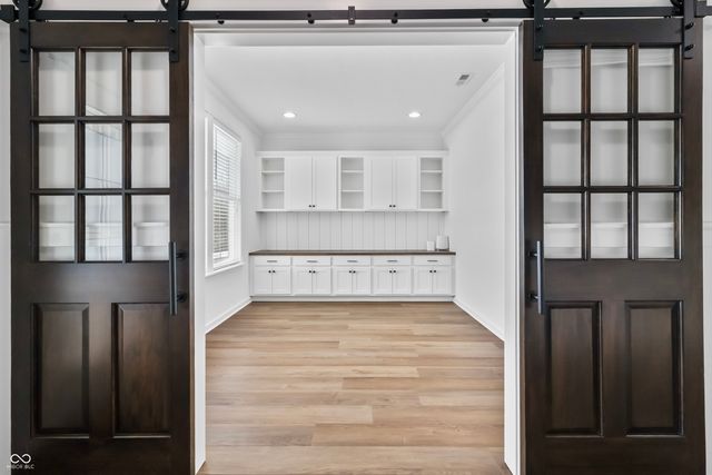 4303 Nottinghill Drive, Avon, IN 46123