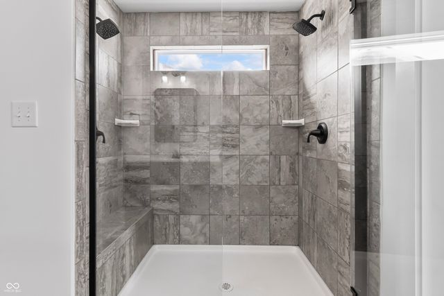 4303 Nottinghill Drive, Avon, IN 46123