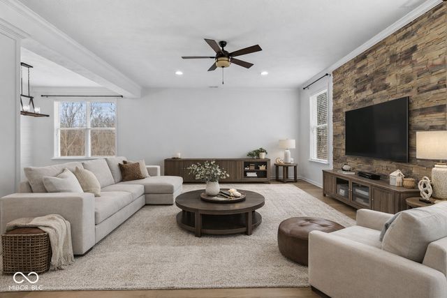 4303 Nottinghill Drive, Avon, IN 46123