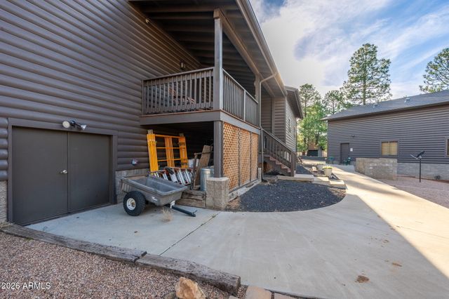 2214 Mountain Lion Lane, Overgaard, AZ 85933