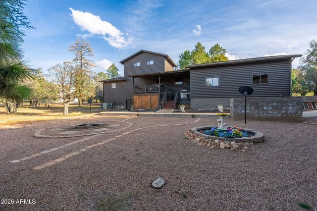 2214 Mountain Lion Lane, Overgaard, AZ 85933