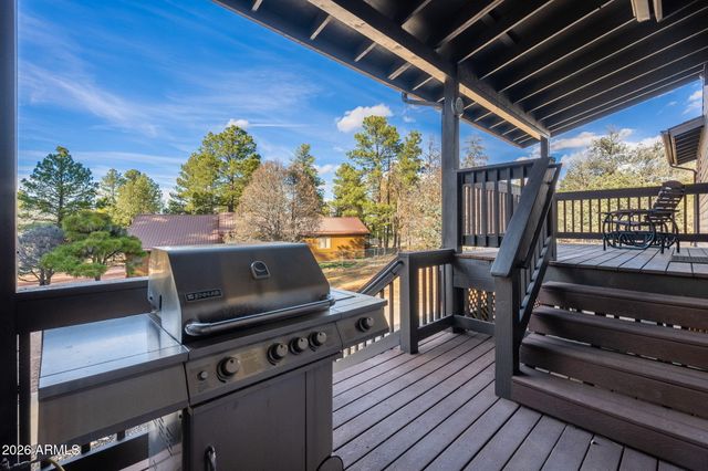 2214 Mountain Lion Lane, Overgaard, AZ 85933