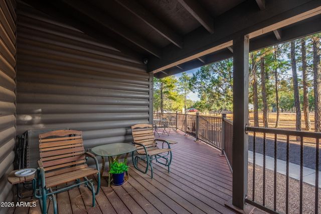 2214 Mountain Lion Lane, Overgaard, AZ 85933