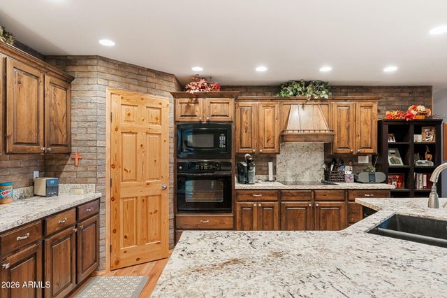 2214 Mountain Lion Lane, Overgaard, AZ 85933