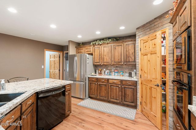 2214 Mountain Lion Lane, Overgaard, AZ 85933