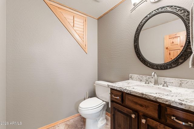 2214 Mountain Lion Lane, Overgaard, AZ 85933