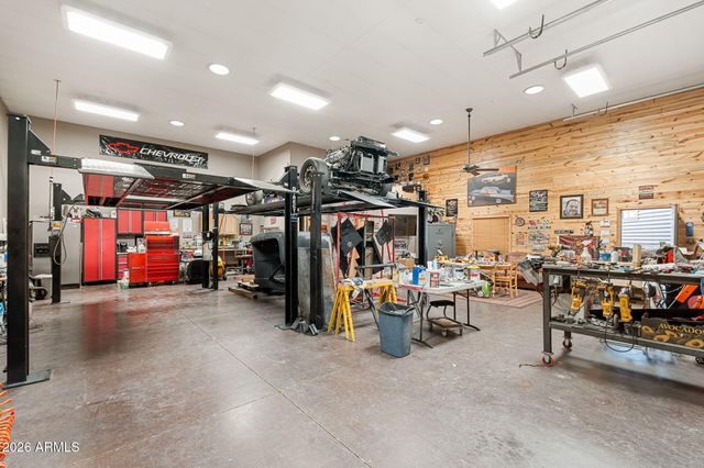 2214 Mountain Lion Lane, Overgaard, AZ 85933