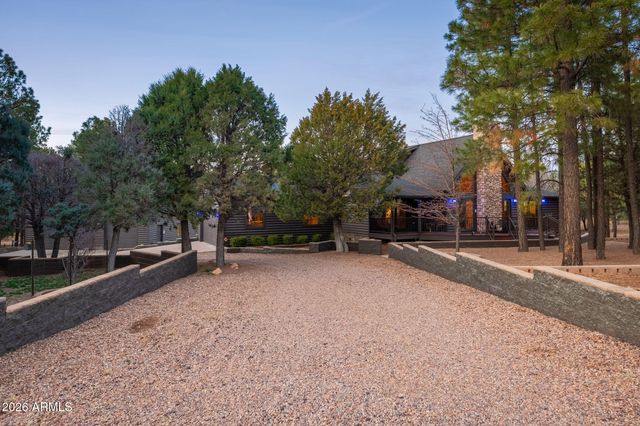 2214 Mountain Lion Lane, Overgaard, AZ 85933