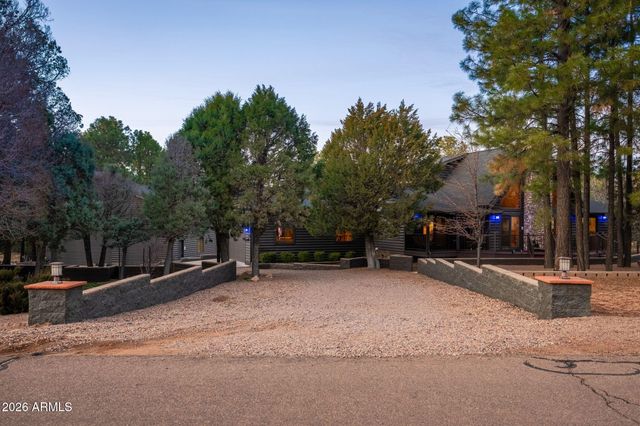 2214 Mountain Lion Lane, Overgaard, AZ 85933