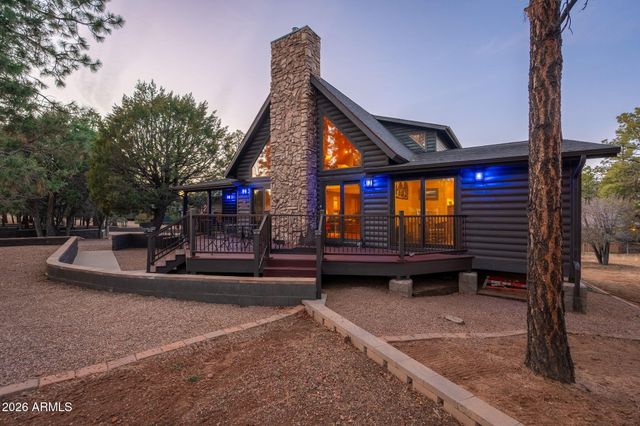 2214 Mountain Lion Lane, Overgaard, AZ 85933