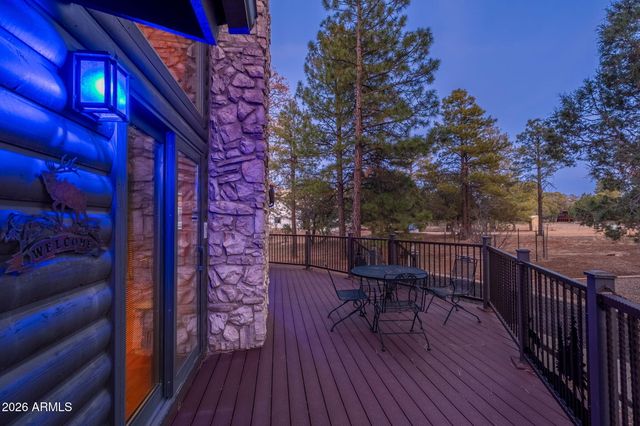 2214 Mountain Lion Lane, Overgaard, AZ 85933