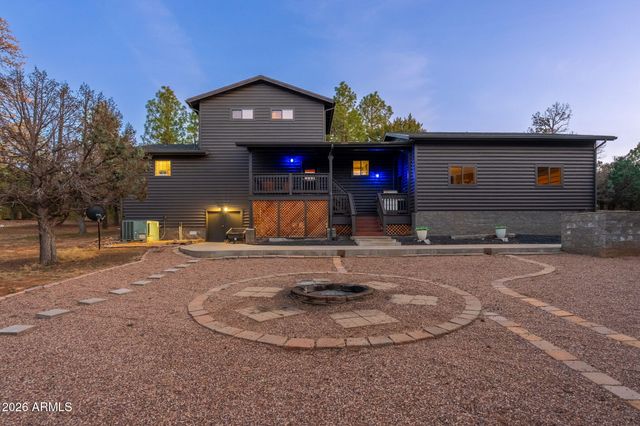 2214 Mountain Lion Lane, Overgaard, AZ 85933