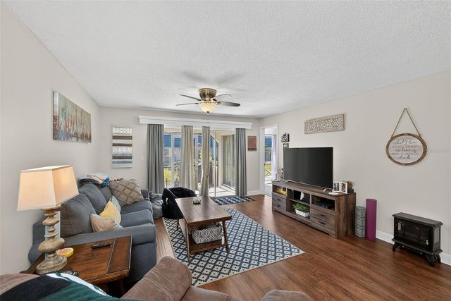 2105 CORDOVA GREEN 2105, Seminole, FL 33777