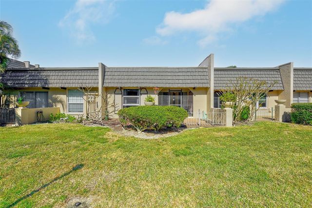 2105 CORDOVA GREEN 2105, Seminole, FL 33777