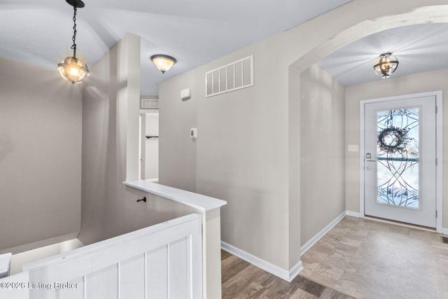 214 Garnette Ct, Mt Washington, KY 40047