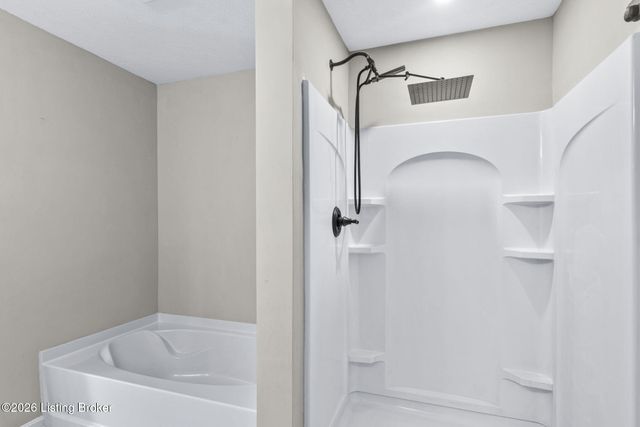 214 Garnette Ct, Mt Washington, KY 40047