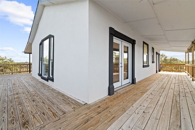 128 Saint Charles W, Rockport, TX 78382