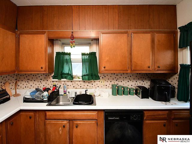 3188 Stone Avenue, Omaha, NE 68111