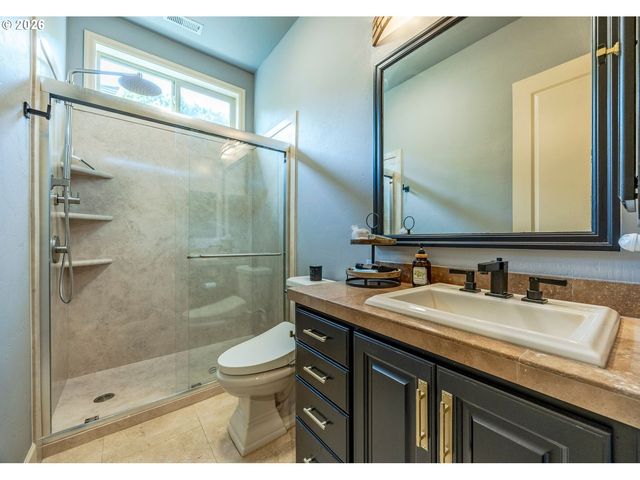 2073 LAKE WIND Dr, Eugene, OR 97408