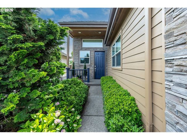2073 LAKE WIND Dr, Eugene, OR 97408