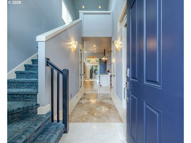 2073 LAKE WIND Dr, Eugene, OR 97408