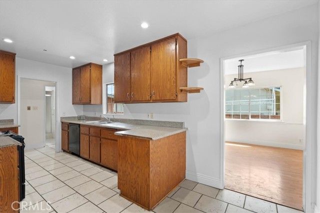 554 W Verness, Covina, CA 91723