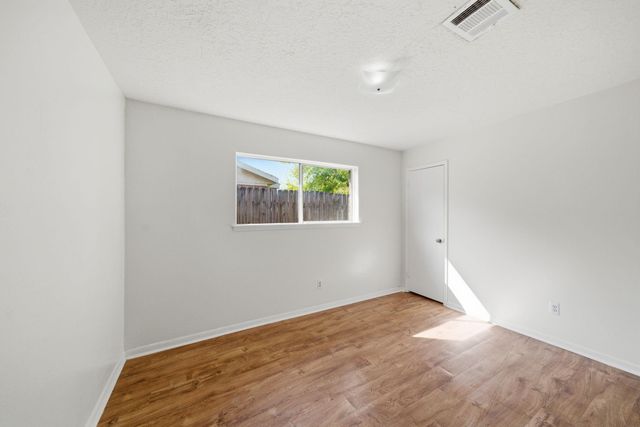 122 White Cedar Street, Houston, TX 77015