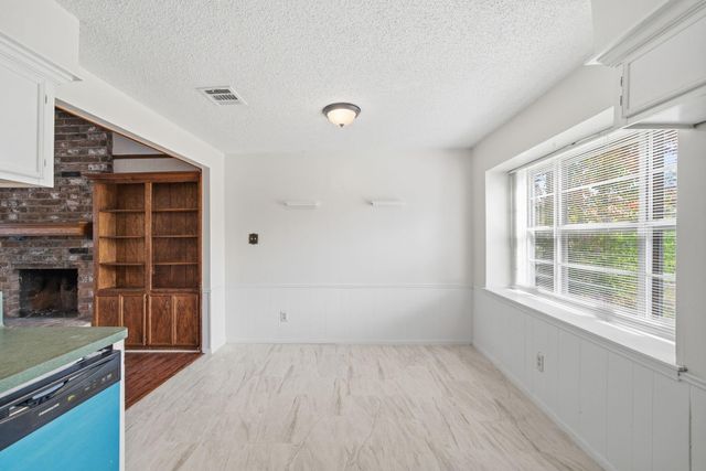 122 White Cedar Street, Houston, TX 77015