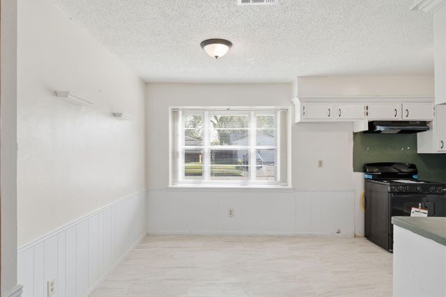 122 White Cedar Street, Houston, TX 77015