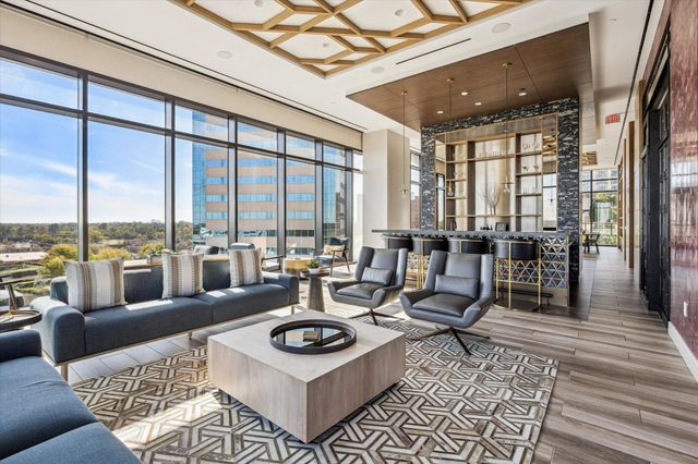 9757 Katy Freeway 2014, Houston, TX 77024