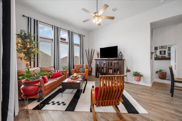 181 Durian LOOP, Buda, TX 78610