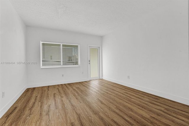 319 80th St 8, Miami Beach, FL 33141