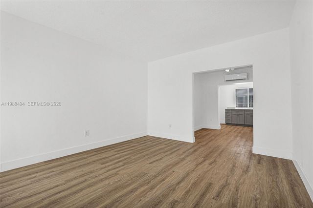 319 80th St 8, Miami Beach, FL 33141