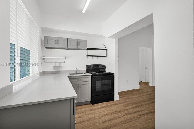 319 80th St 8, Miami Beach, FL 33141