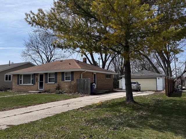 1623 17th AVENUE, Grafton, WI 53024
