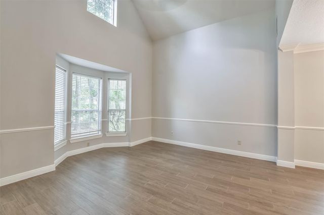 15 Shinyrock Place, The Woodlands, TX 77381