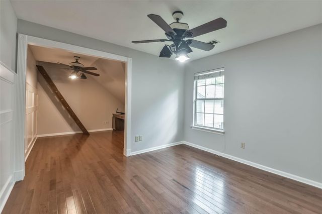 15 Shinyrock Place, The Woodlands, TX 77381