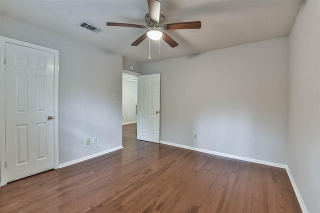 15 Shinyrock Place, The Woodlands, TX 77381