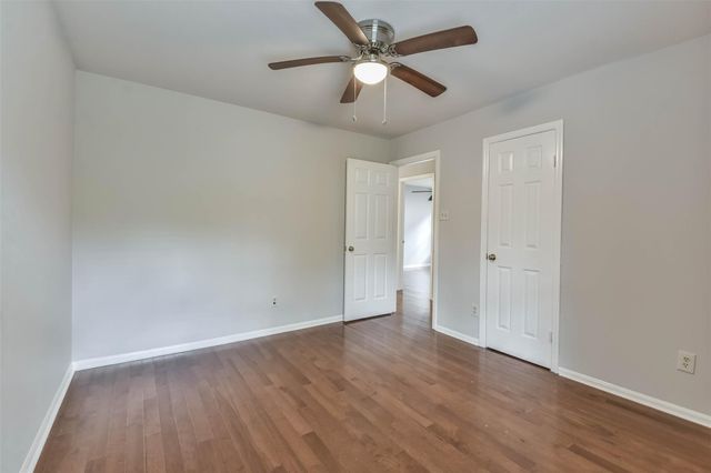 15 Shinyrock Place, The Woodlands, TX 77381