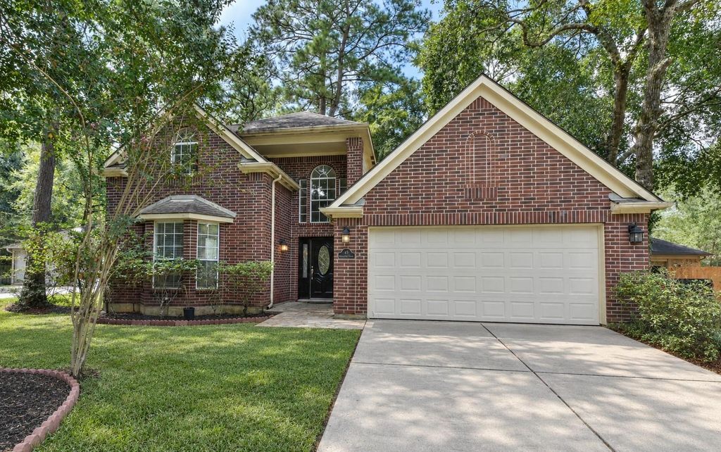15 Shinyrock Place, The Woodlands, TX 77381