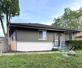 6655 W Brentwood AVENUE, Milwaukee, WI 53223