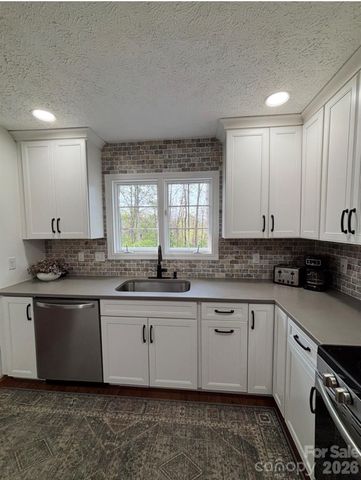 131 Caldonia Drive, Candler, NC 28715