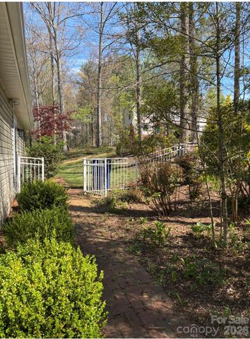 131 Caldonia Drive, Candler, NC 28715